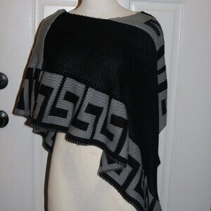 💥HP💥 Questions ladies wrap or poncho off shoulder with arm holes, L